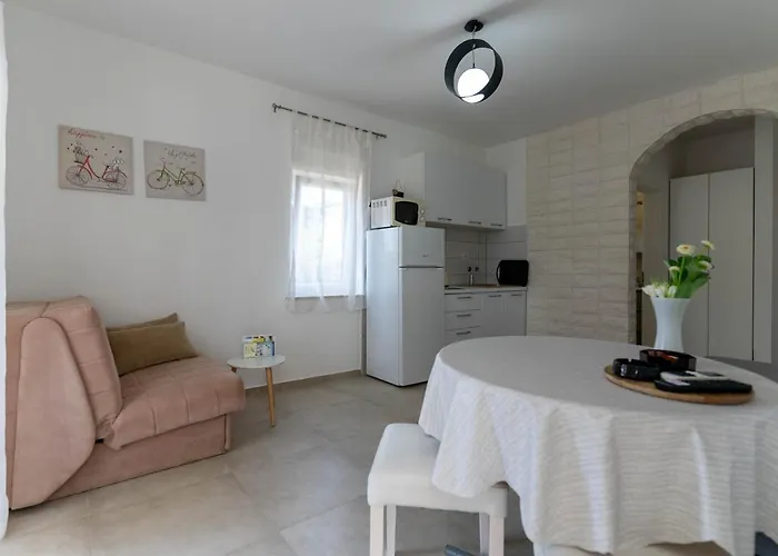 Briuni Riviera Apartman *